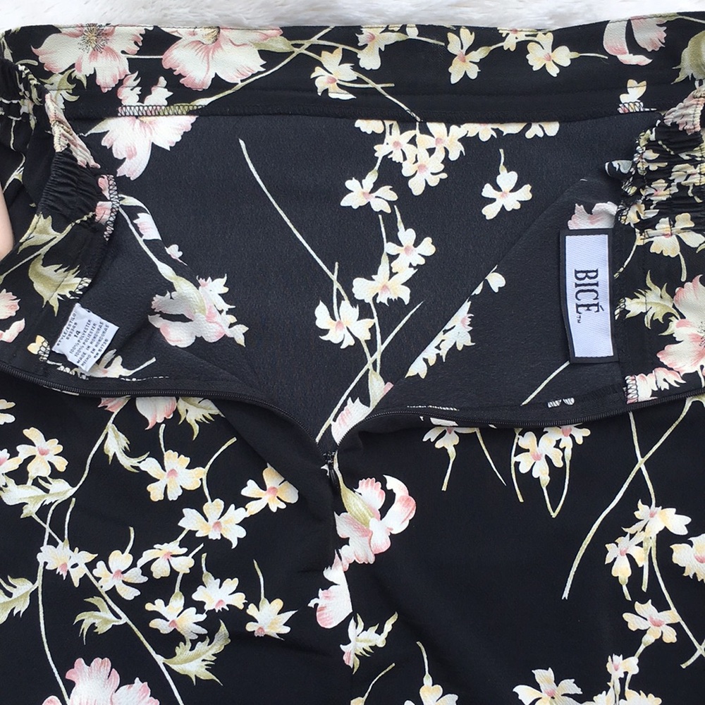 Bicé Flower Skirt 🌷🌷 - Picture 4 of 7